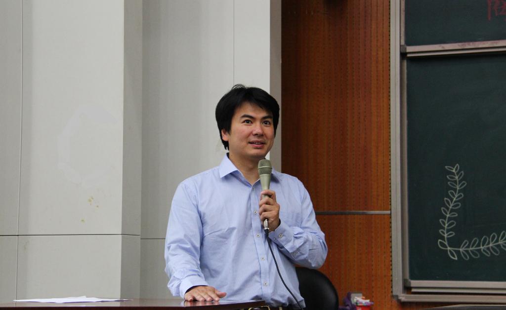 林嵩教授做学术创新实验班宣讲